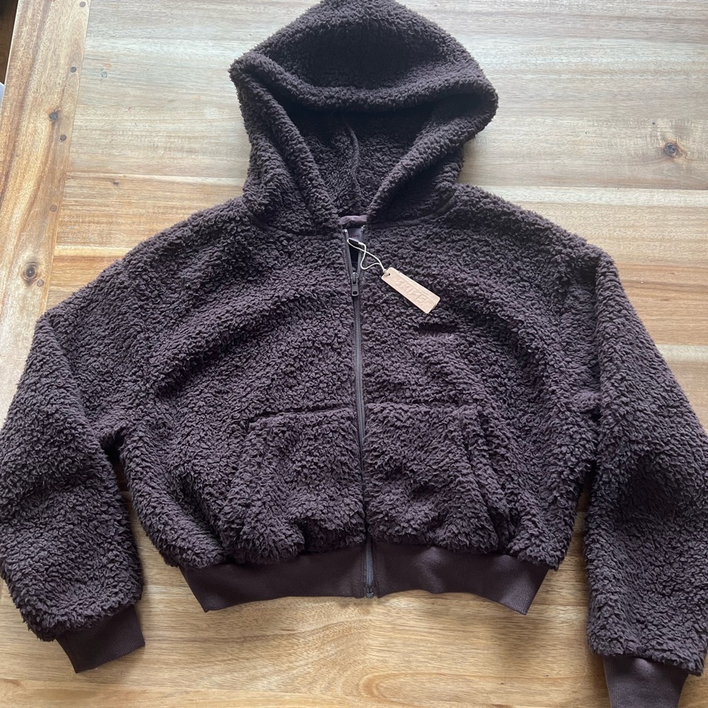 NWT SKIMS cropped fleece zip up